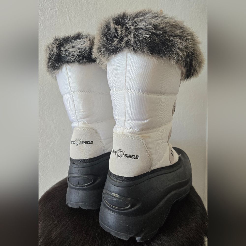 Arctic Shield Womens Size 11 Waterproof Insulated Faux Fur Winter Snow Boots - Picture 3 of 6